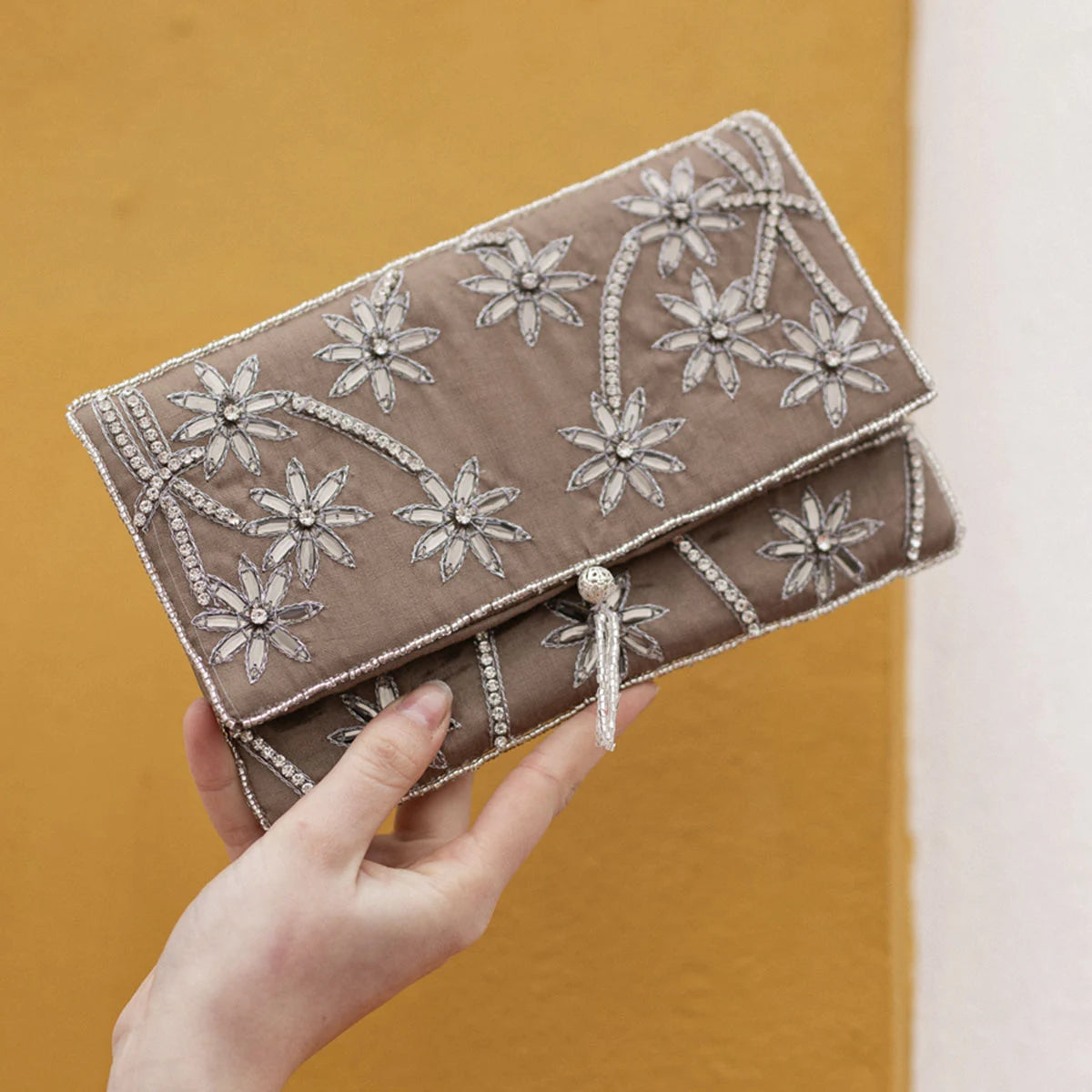 Bolso Sobre Gélida Plata Marrón