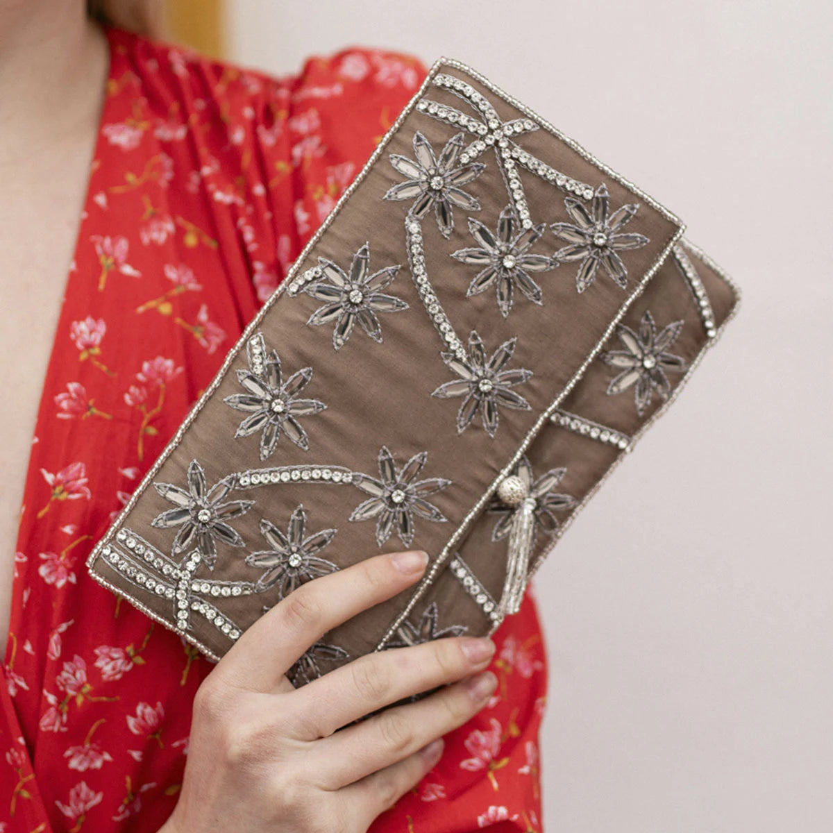 Bolso Sobre Gélida Plata Marrón