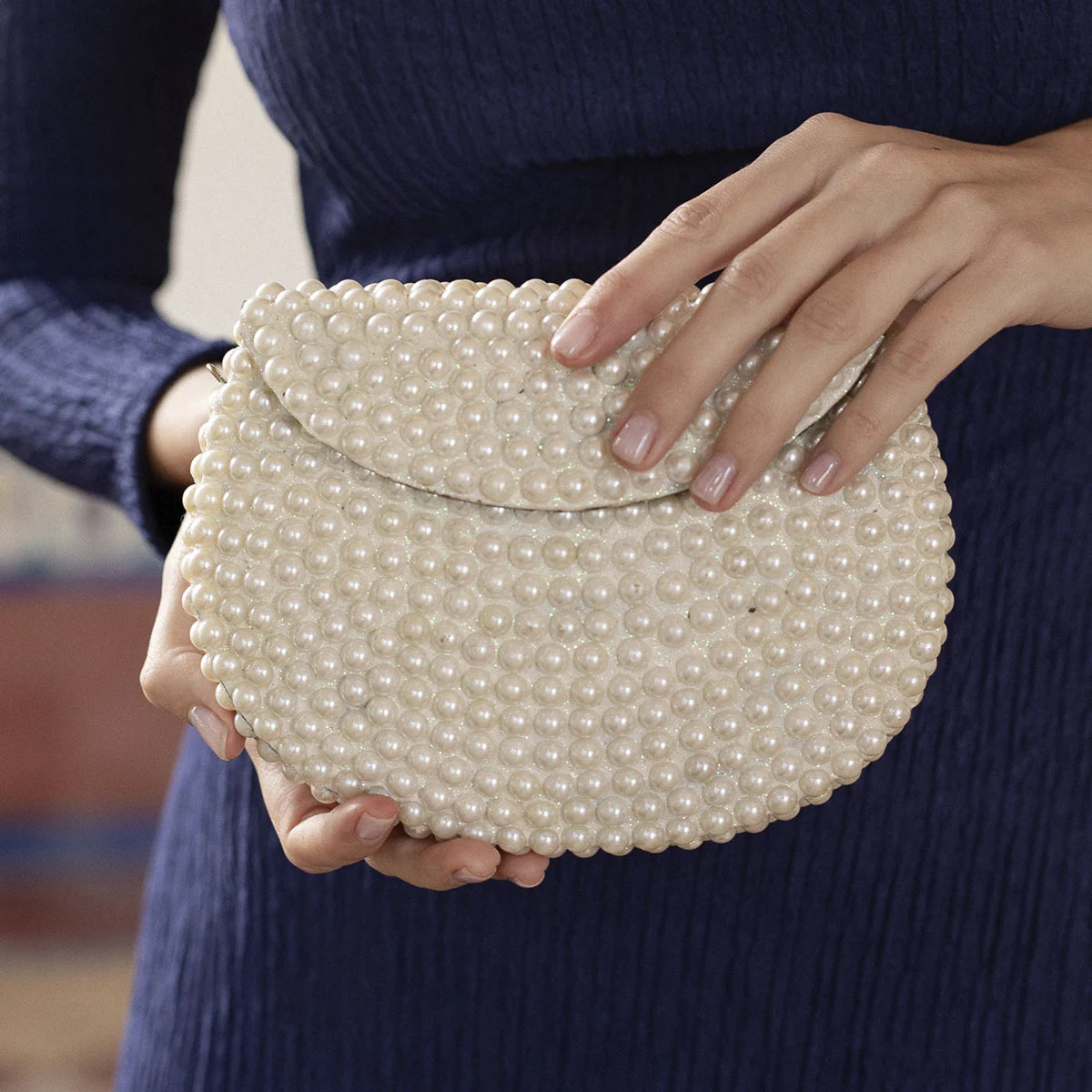 Bolso Cofre Lasian Plata Perlas