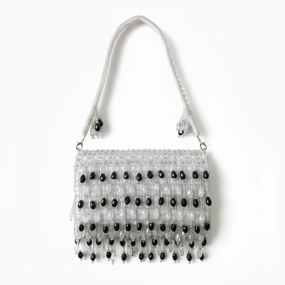 Bolso Rígido Borlas Bicolor Plateado Blanco y Negro