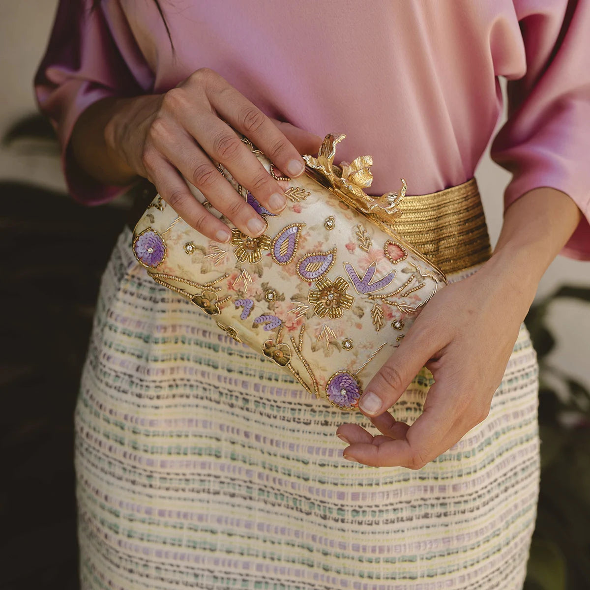 Bolso Flor Garra Bilal Beige y Lila