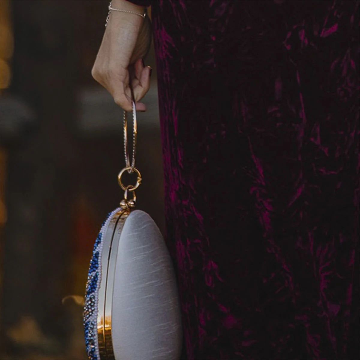 Bolso Huevo Mukan Azul Y Plata