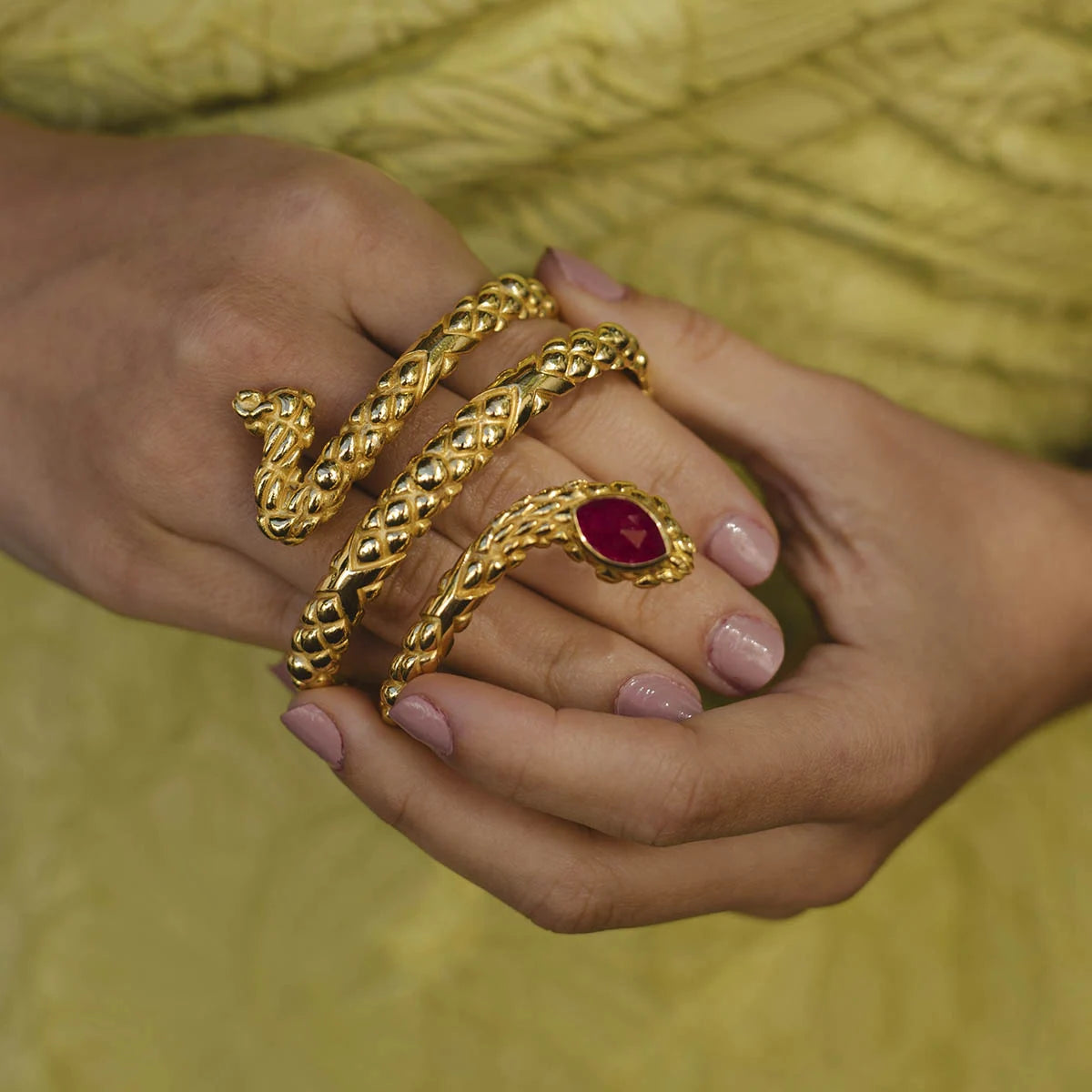 Brazalete Serpiente Silale Rubí