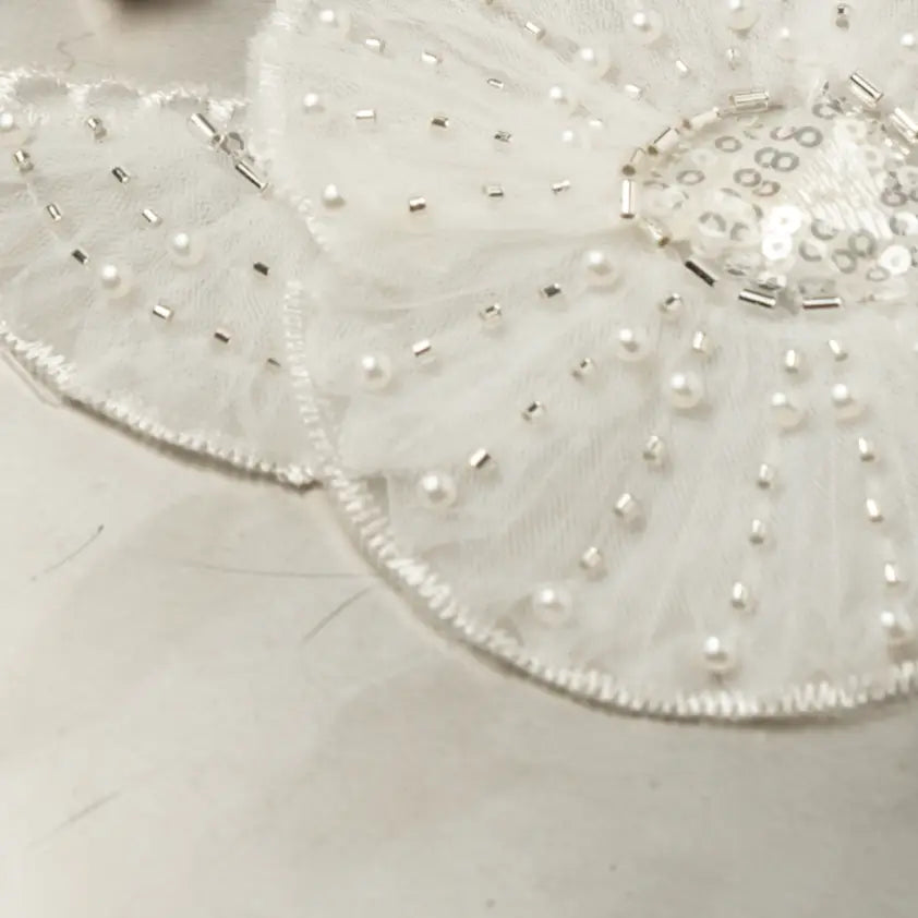 Choker Bordado Petal Queen Blanco