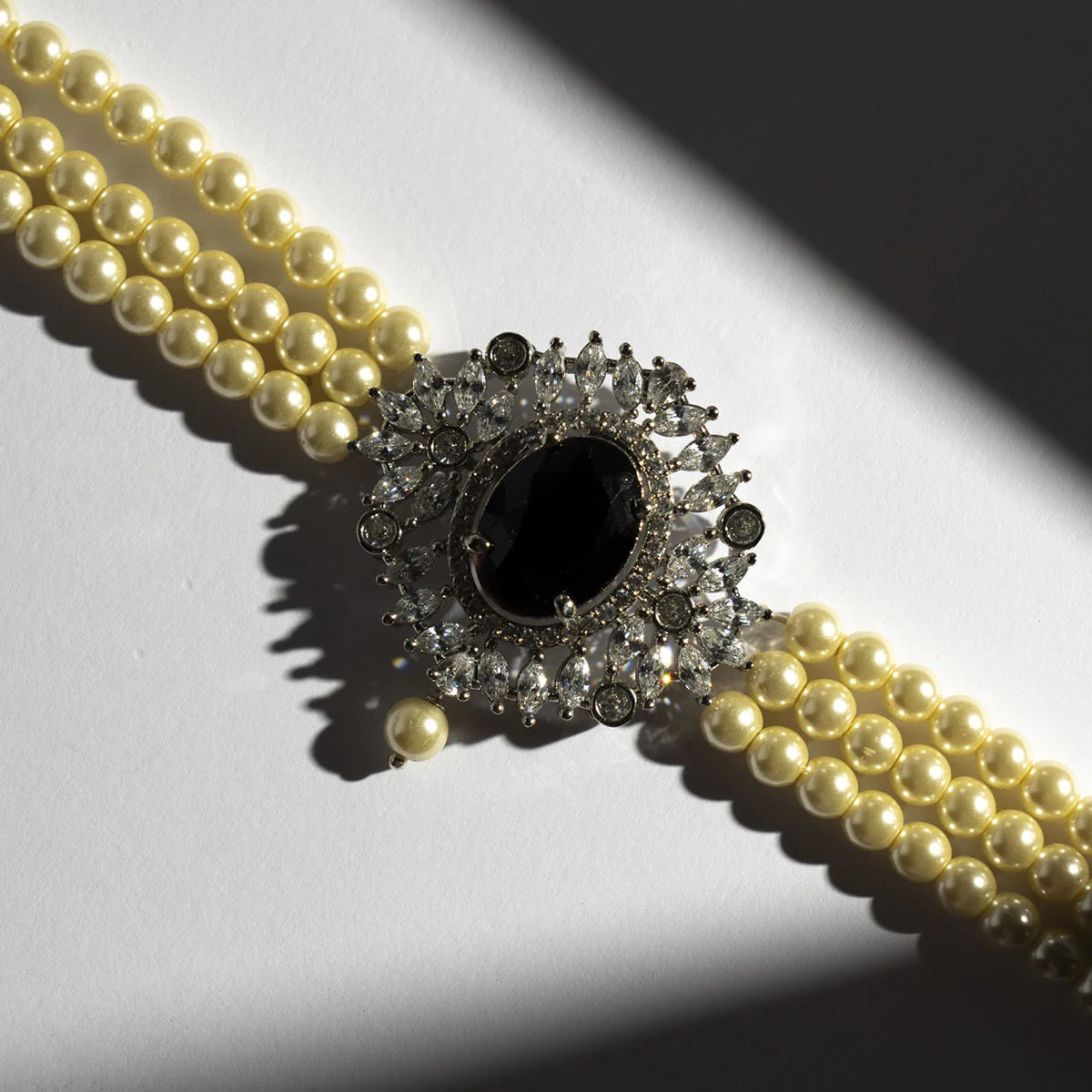 Choker Cella Plata Negro y Perlas