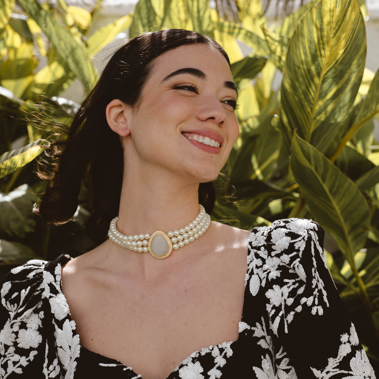 Choker Vintage Isolde 3 lineas Blanco Perlas