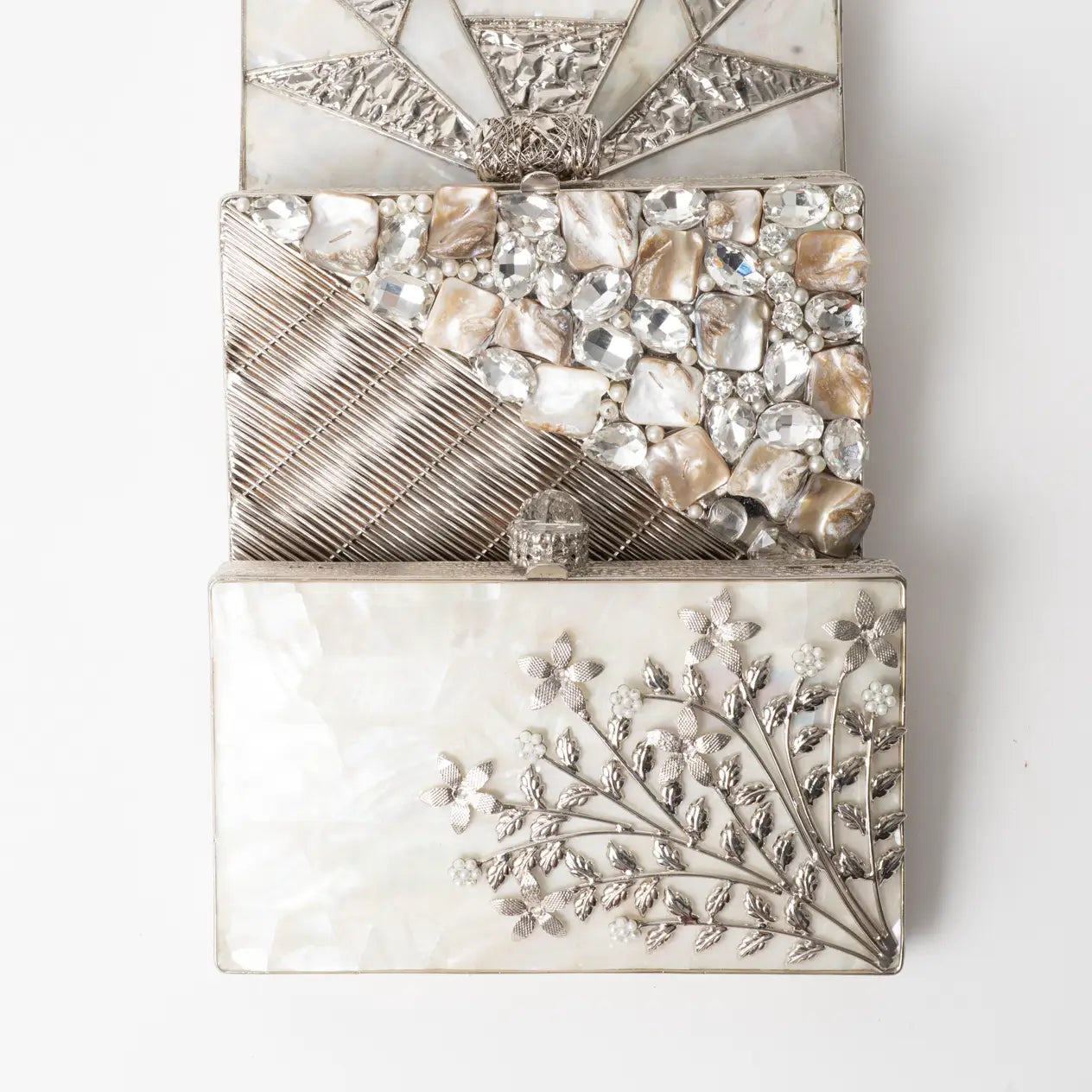 Clutch Deluxe Gemma Plata Shine y Perlas