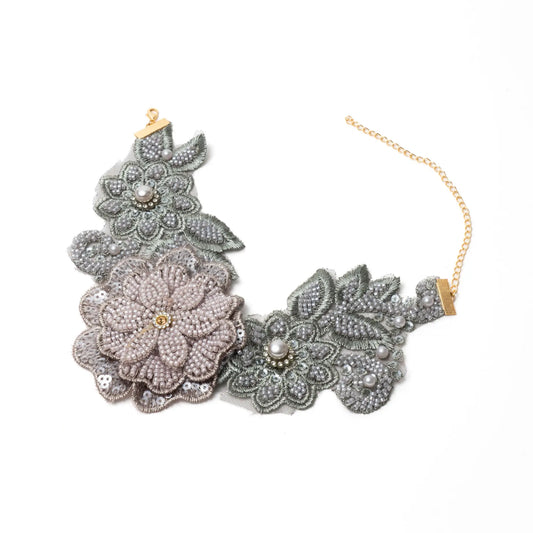 Collar Bordado Florisel Gris
