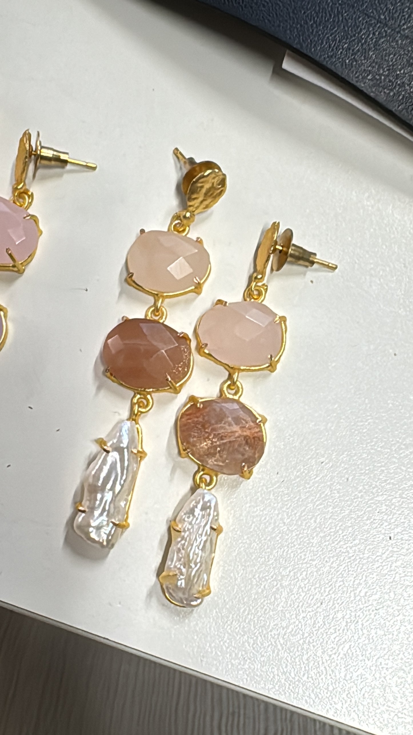 Pendientes Neda Rosa palo, Terracota soft y Perla