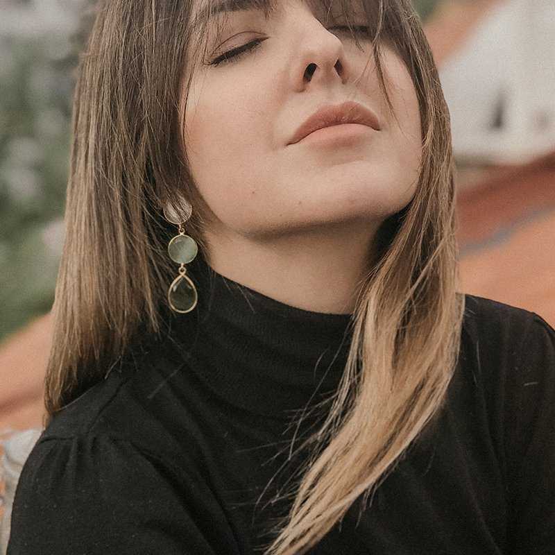Pendientes Madame Ed. Limitada Azul Lapis, Crema y Piedra Lunar