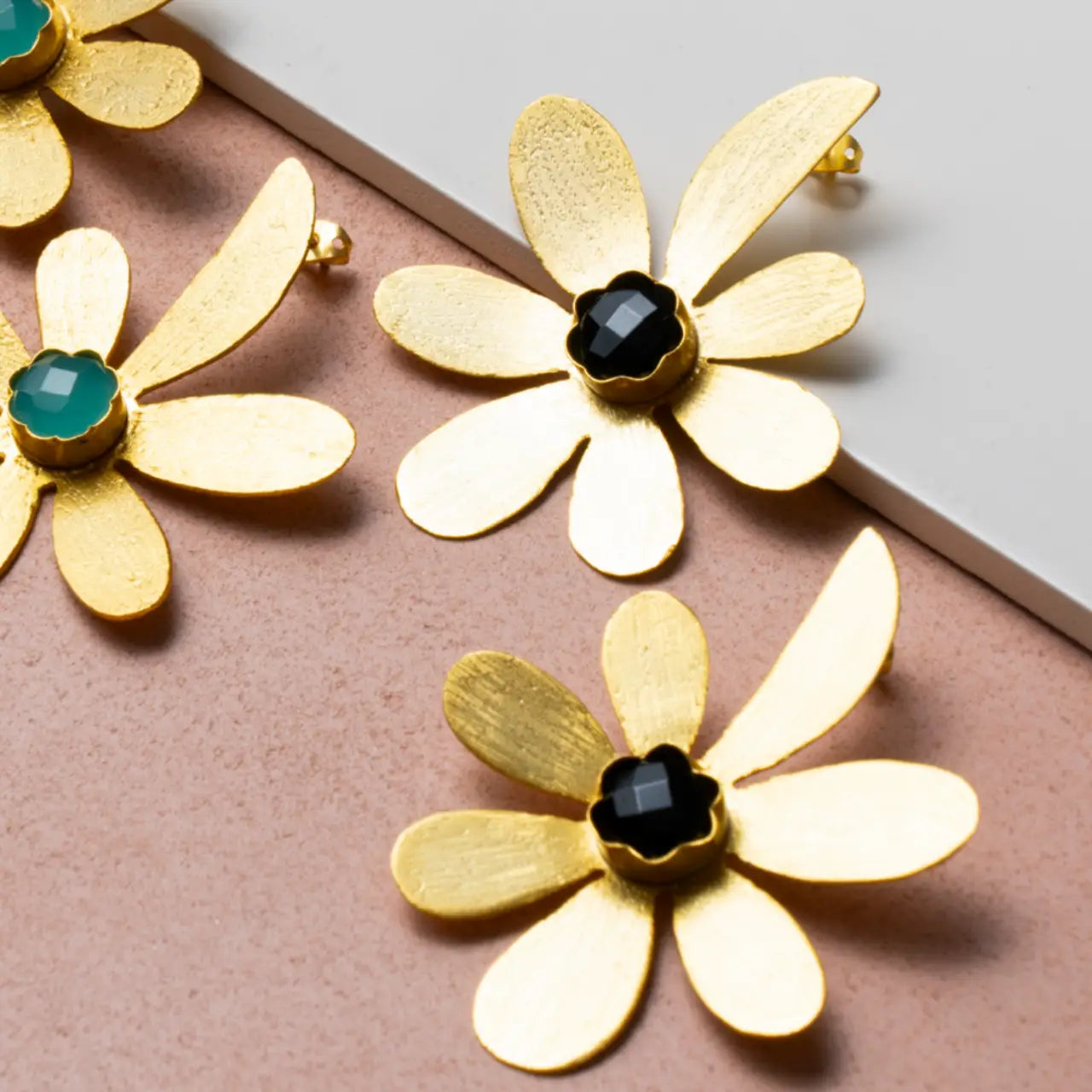 Pendientes Flor Jadea Negro