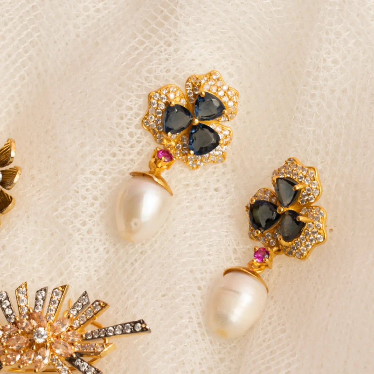 Pendientes Fresia Azul, Fucsia y Perla