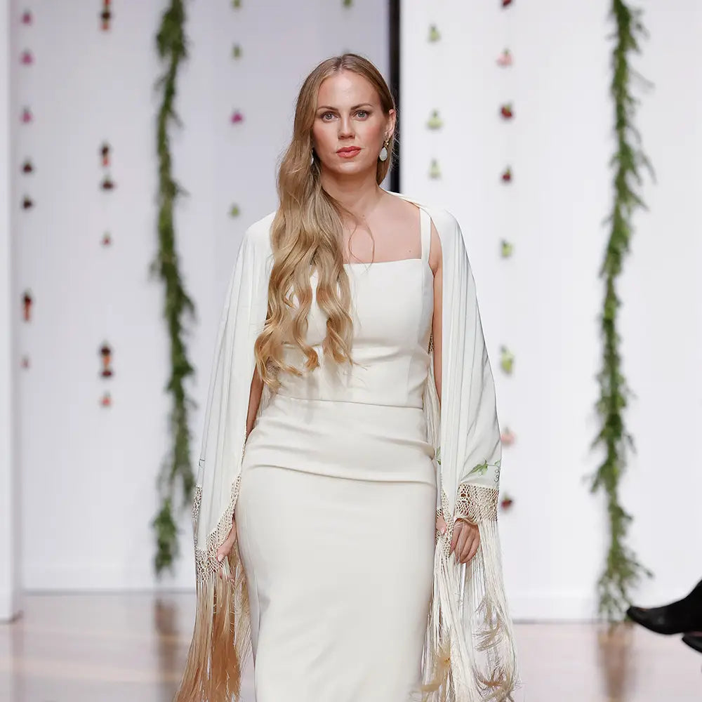 Set Matrix Pendientes Leaves y Tear Blanco y Piedra Lunar