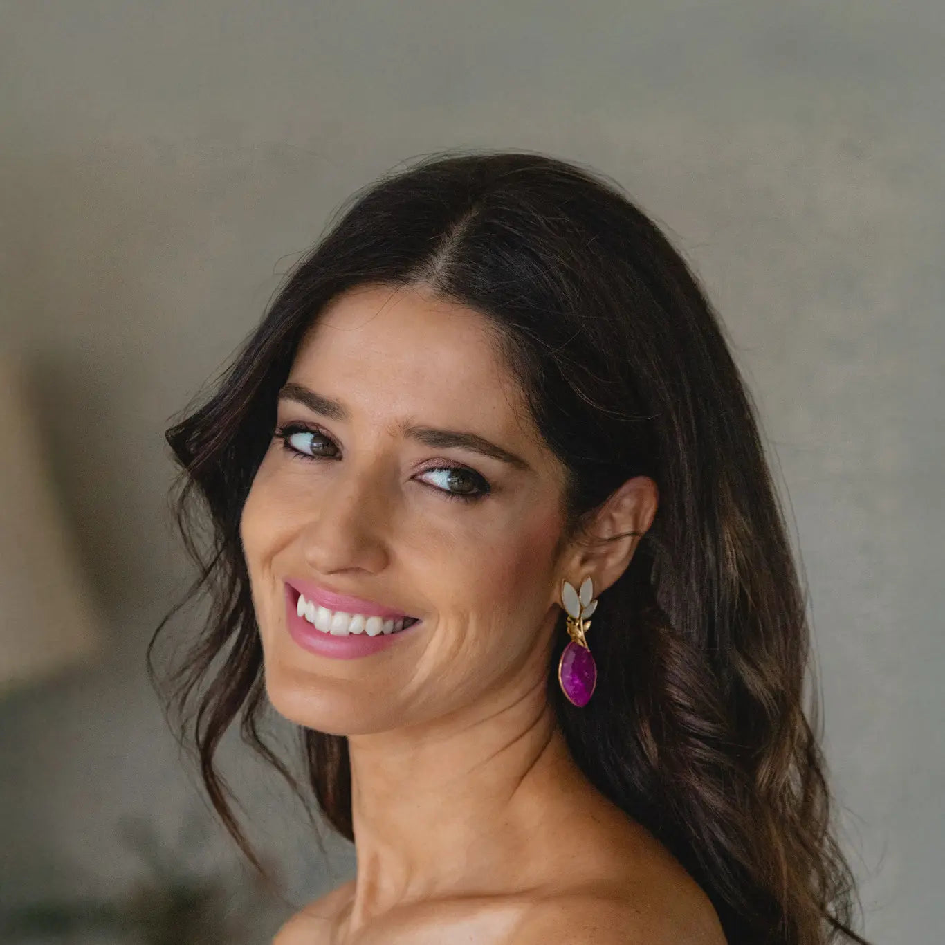 Set Matrix Pendientes Leaves y Eye Blanco y Buganvilla