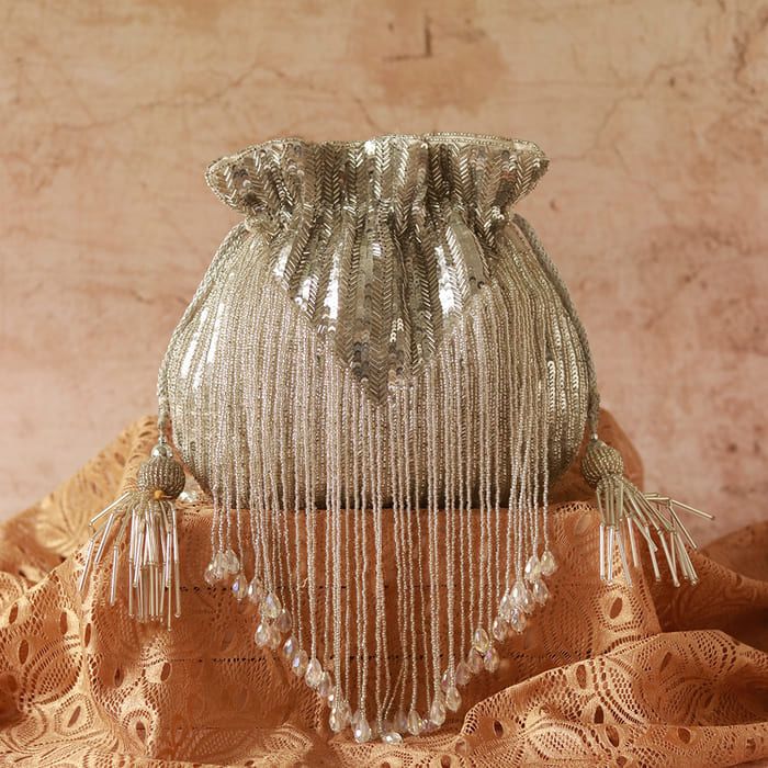 Bombonera Campano Flecos Plateada