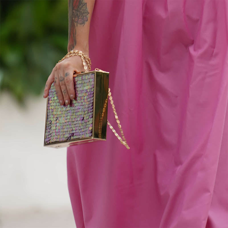 Clutch Cuadrado Escamas Fucsias