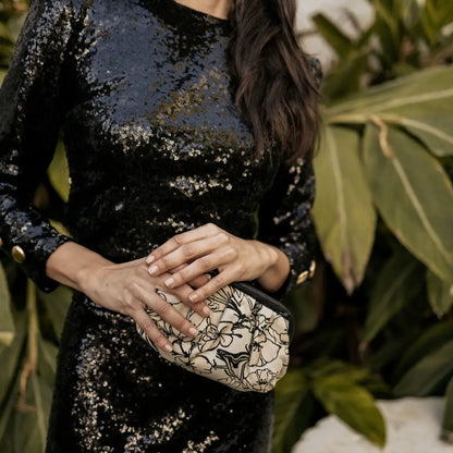 Bolso Nube Pequeño Scena Flor de línea Beige y Negro