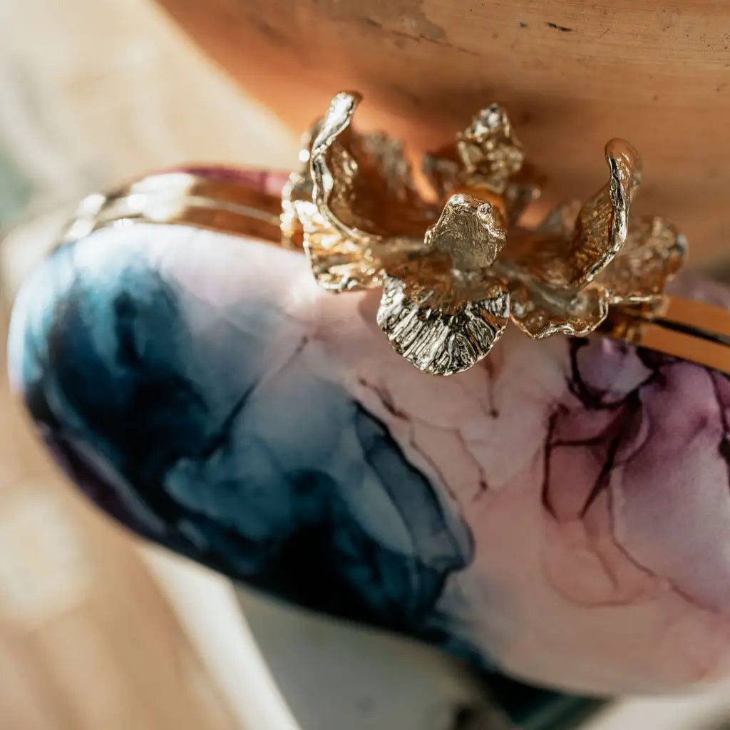 Bolso Ovalado Flor Garra Print Art Azules y Rosas