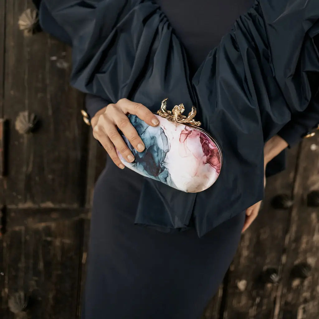 Bolso Ovalado Flor Garra Print Art Azules y Rosas