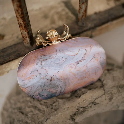 Bolso Ovalado Flor Garra Print Art Beige y Azul Grisáceo