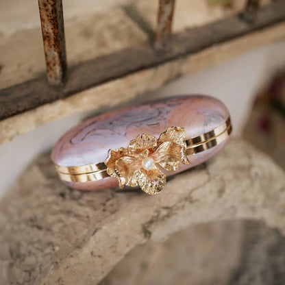 Bolso Ovalado Flor Garra Print Art Beige y Azul Grisáceo