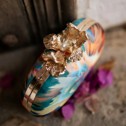 Bolso Ovalado Flor Garra Print Art Explosión Multicolor