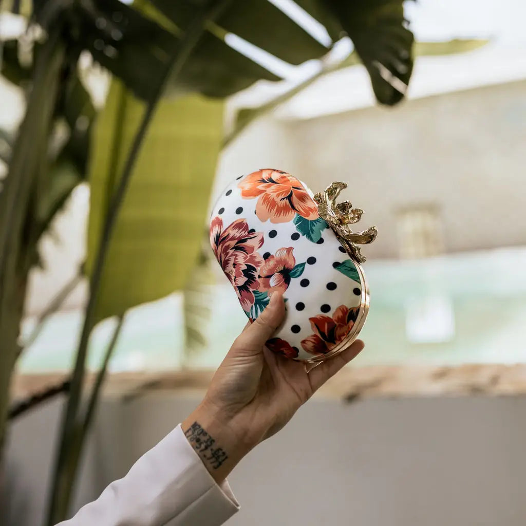 Bolso Ovalado Flor Garra Print Art Lunares Blanco, Negro y Rojo