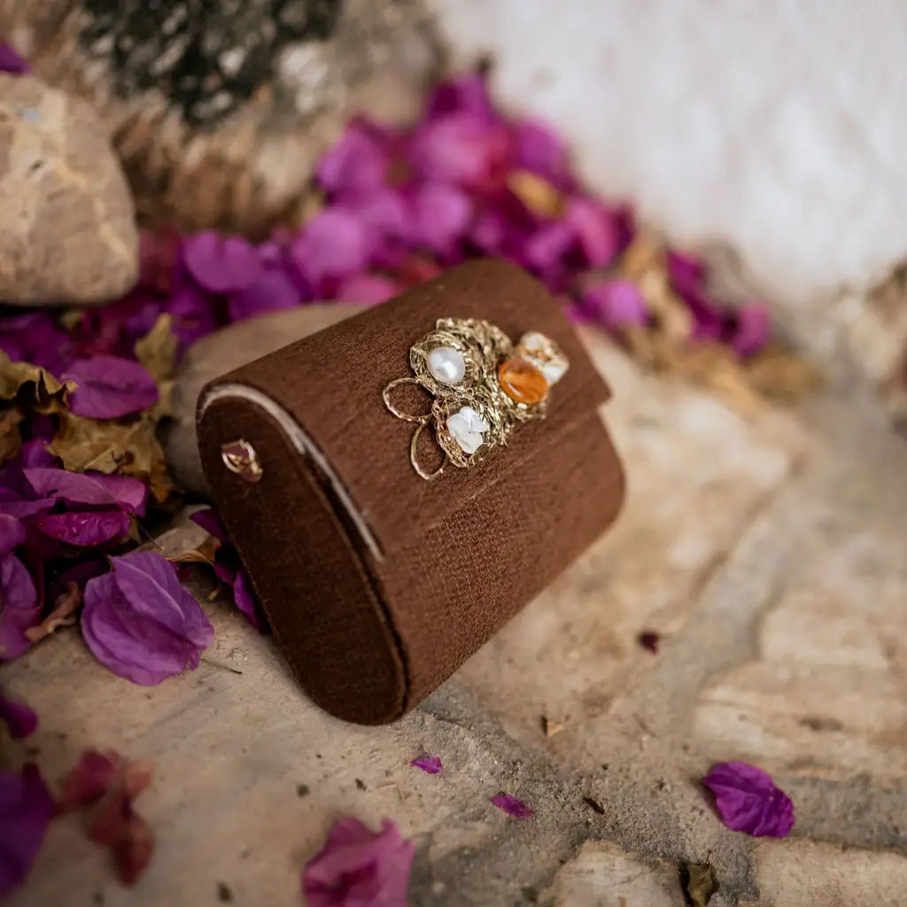 Bolso Rígido Mini Treasure Piedras Marrón