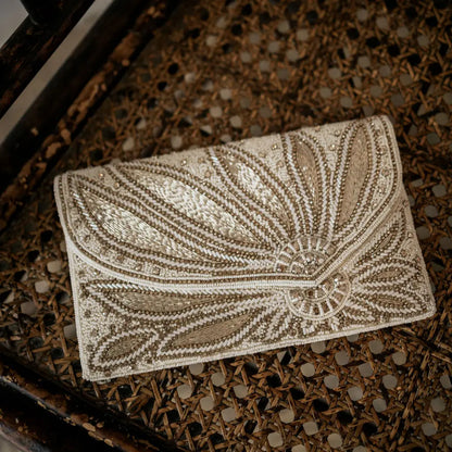 Bolso Sobre Joya Sena Blanco y Dorado