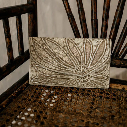 Bolso Sobre Joya Sena Blanco y Dorado