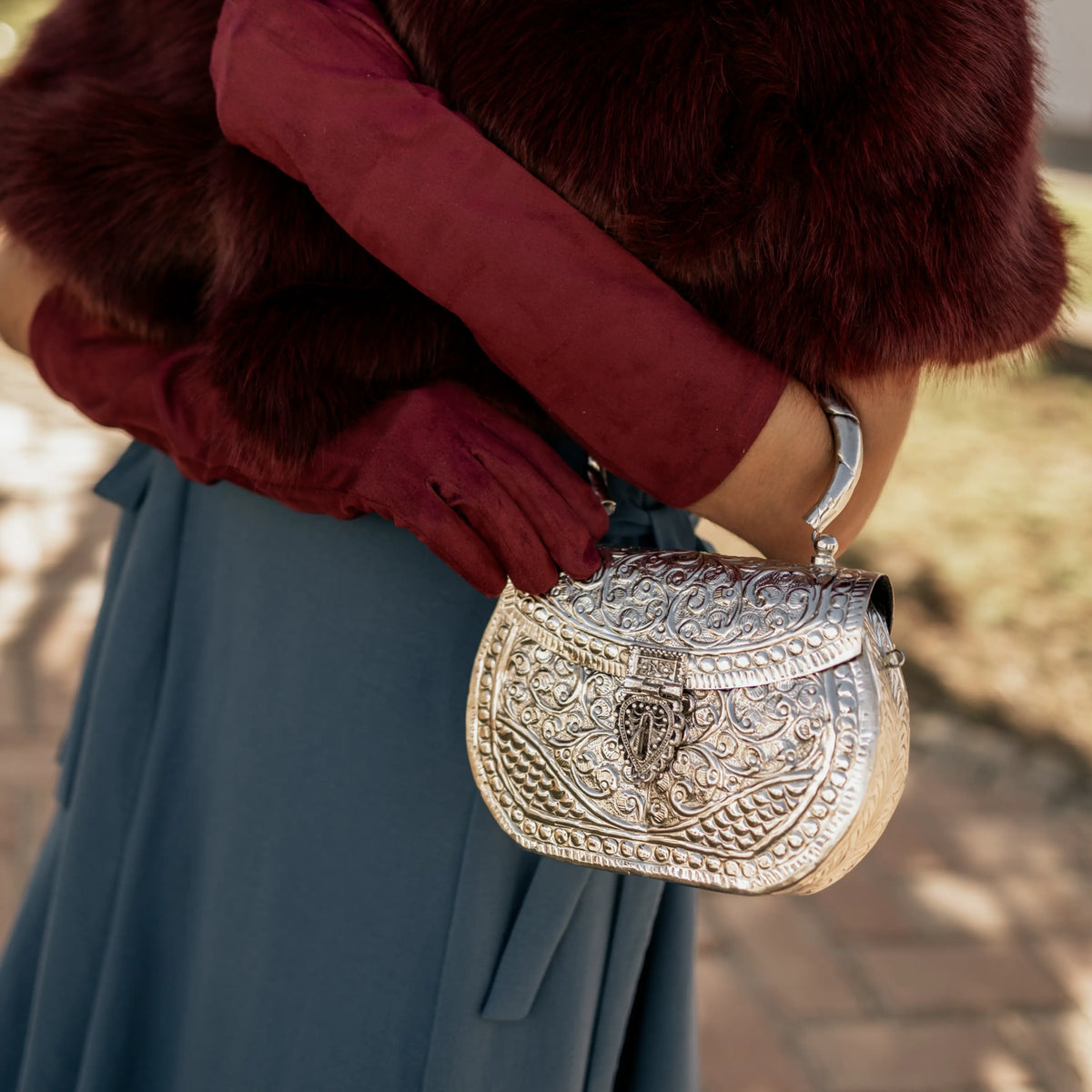 Bolso Cofre Asa Omate Plata