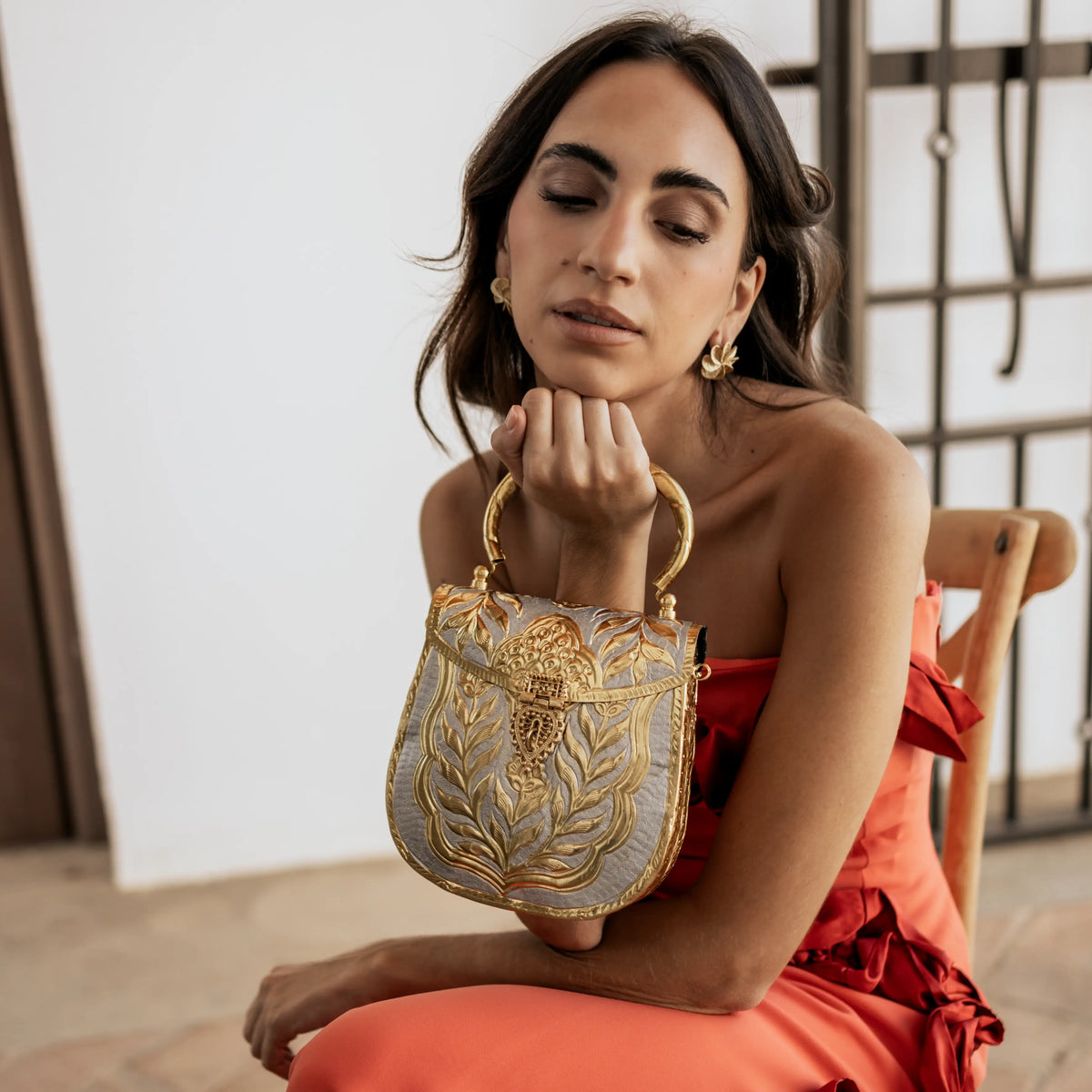 Bolso Cofre Asa Zafira Plata y Oro