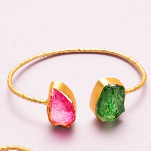 Brazalete Caliza Rough Verde y Fucsia