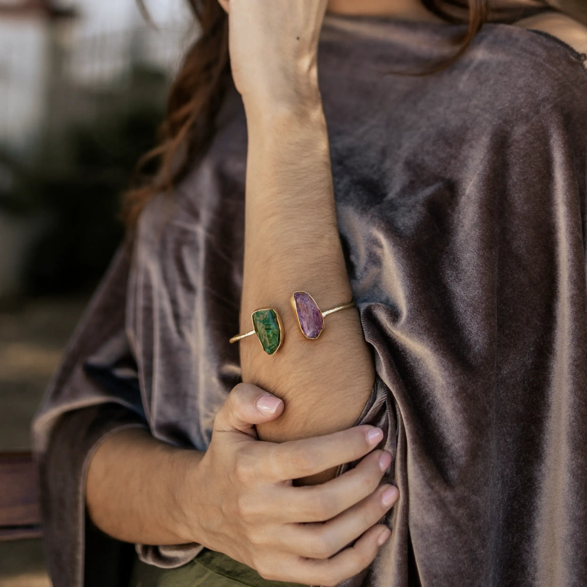 Brazalete Caliza Rough Verde y Morado