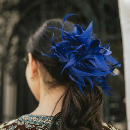 Broche / Tocado Flor Plumas Azul
