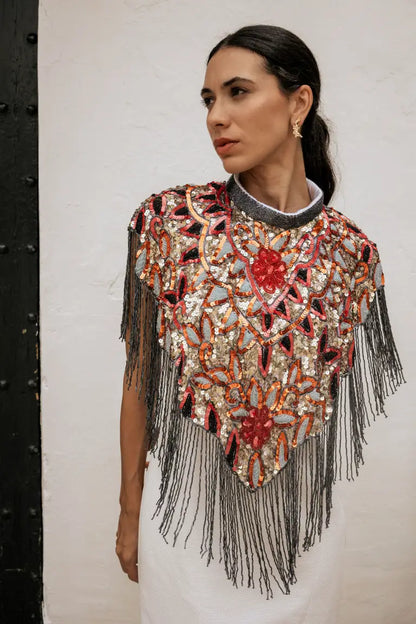 Capa Joya Elvy Gris perla, Dorado, Naranja y Rojo