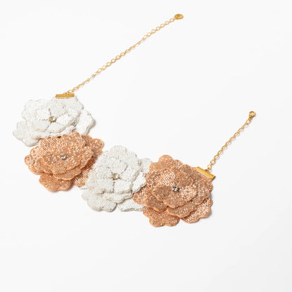 Collar Bordado Nocturnia Blanco y Oro Rosa