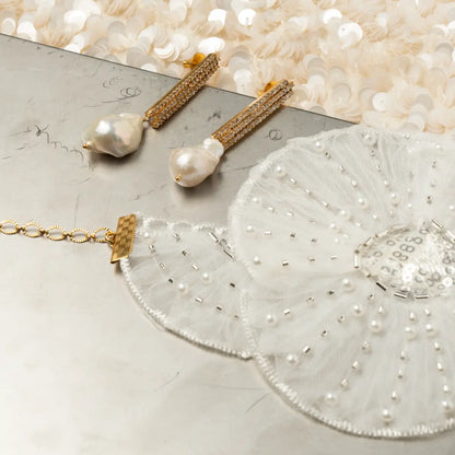 Conjunto Pendientes Ilustre Shine + Choker Bordado Petal Queen
