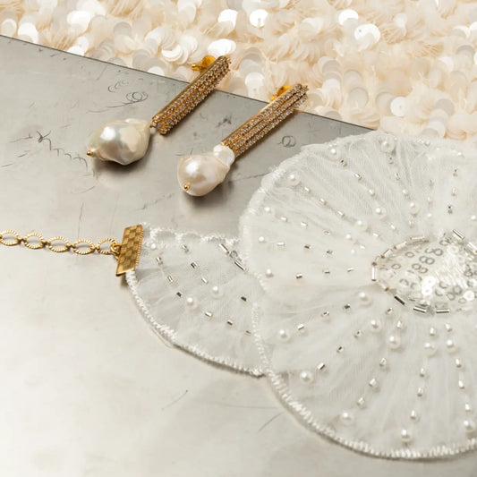 Conjunto Pendientes Ilustre Shine + Choker Bordado Petal Queen