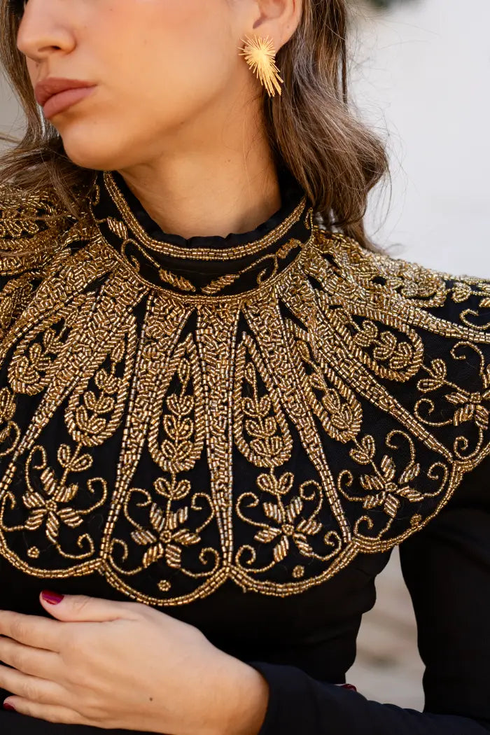 Cuello Joya Encanto Negro y Dorado