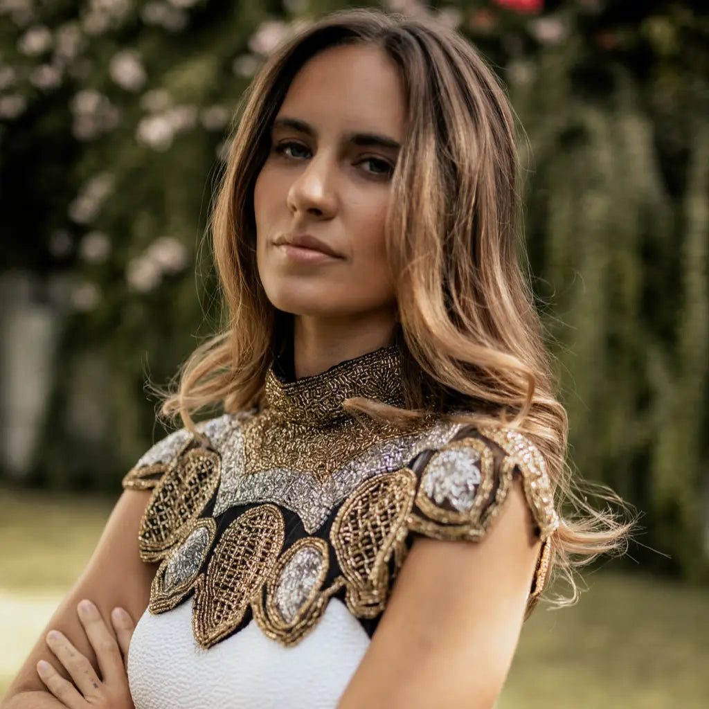 Cuello Joya Trono Dorado y Plateado