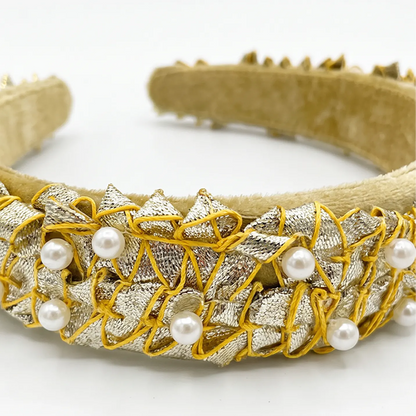 Diadema Marieta Dorada y Perlas