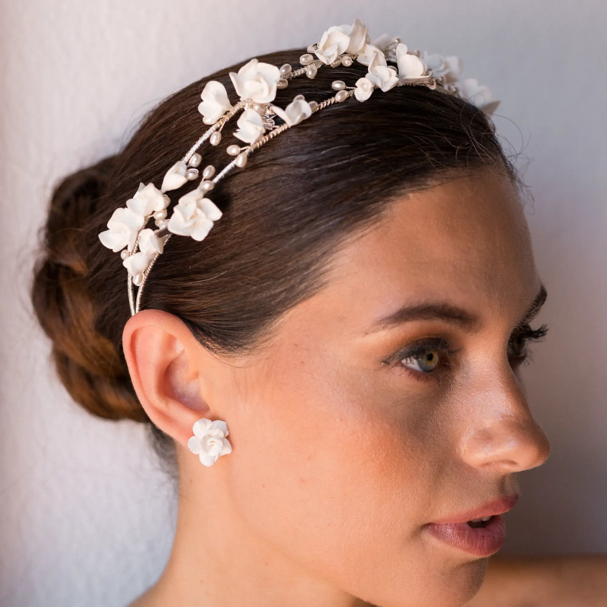 Diadema Noelia Plata Doble Flores Blanca