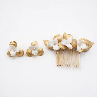 Pack Pendientes Anebis y Peinecillo Anuba Flores Doradas y Blancas