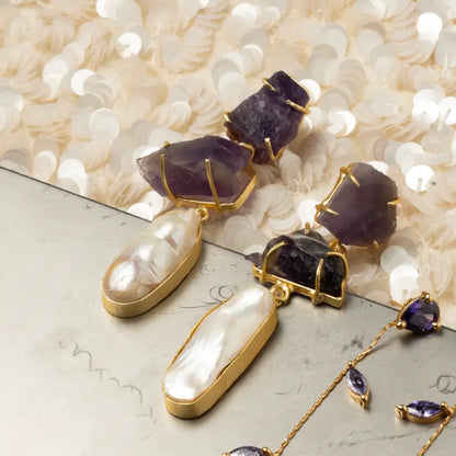 Pendientes Cardeña Rough Morado y Perla - Black One