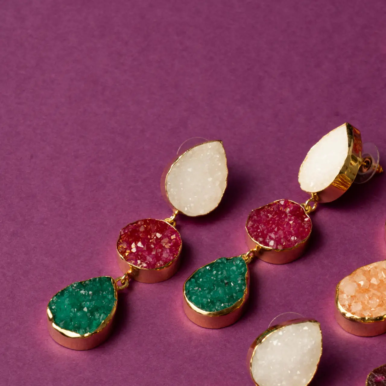 Pendientes Mademoiselle Blanco. Burdeos rosado y Verde