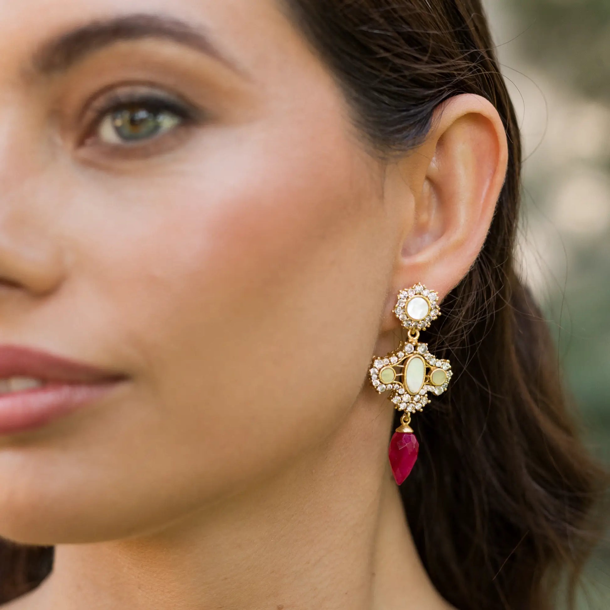 Pendientes Bellis Shine, Nácar y Rubí