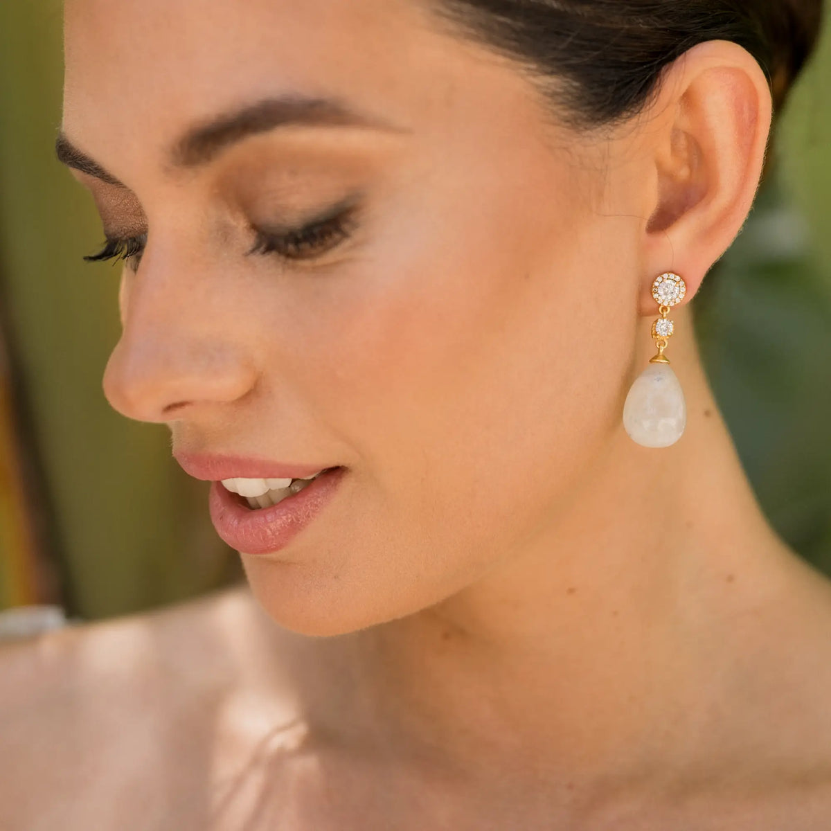 Pendientes Celene Piedra Lunar