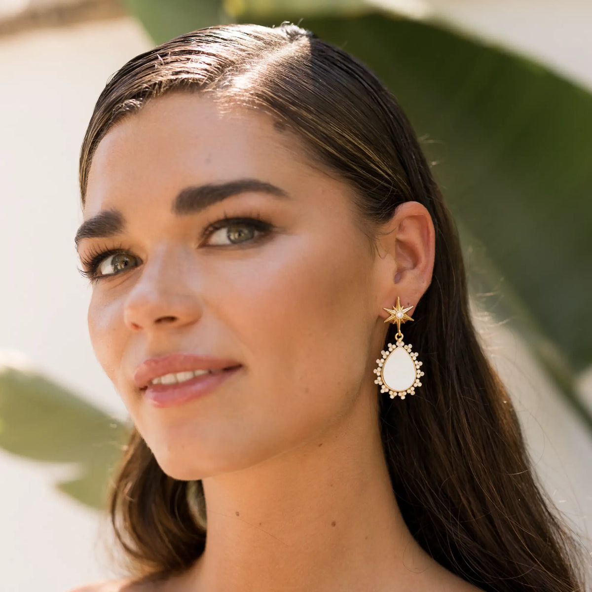 Pendientes Oriela Shine y Blanco nácar