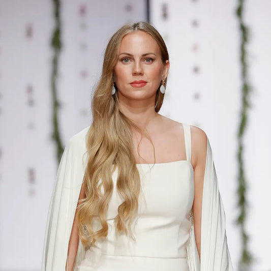 Set Matrix Pendientes Leaves y Tear Blanco y Piedra Lunar